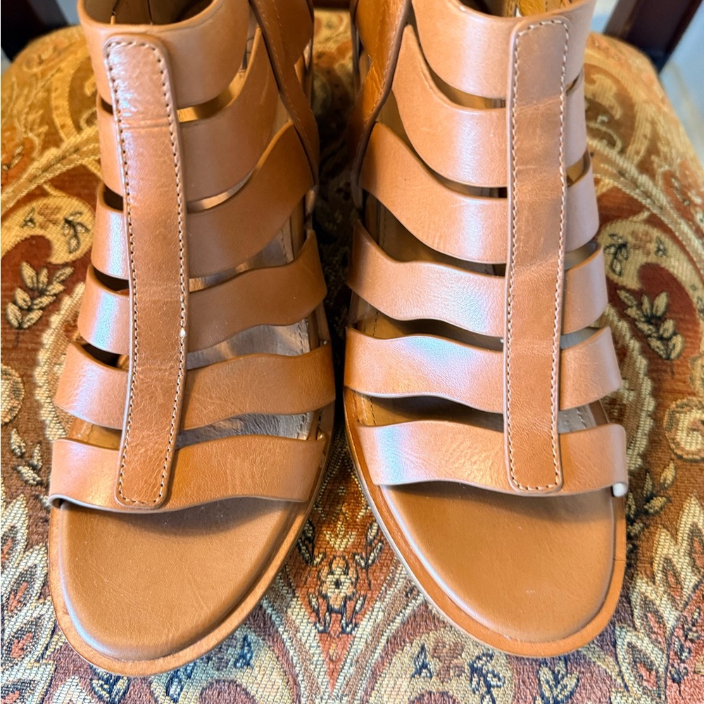 Sofft Zip back leather sandal. Size 9. EUC Only worn 1x. Wood heel. - Picture 2 of 14